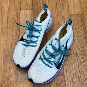 Nike Zoom Fly w/ Carbon Plate